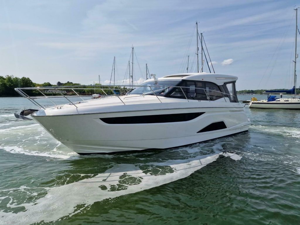 Bavaria R40 Coupe A Beautiful Motor Yacht To Charter