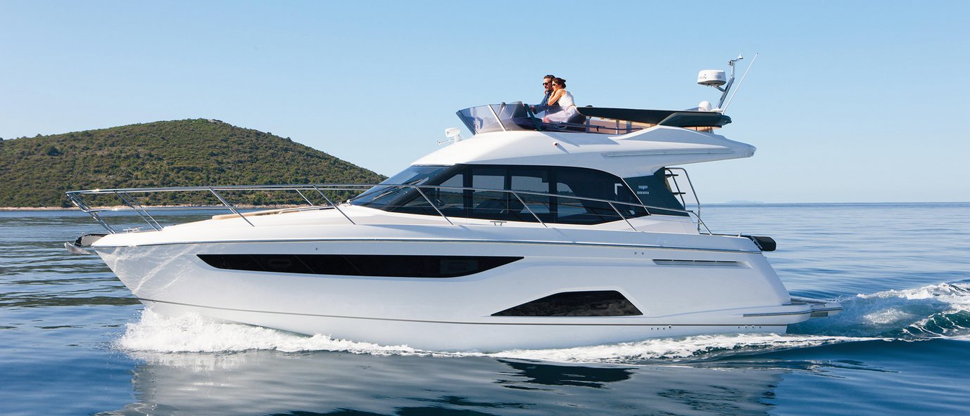 Bavaria R40 Coupe: A Beautiful Motor Yacht To Charter
