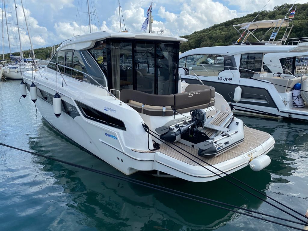 Bavaria S36 Coupe A Nice Motor Yacht To Charter