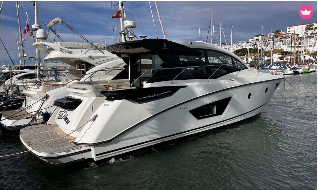 Beneteau Gran Turismo 50 A Nice Motor Yacht To Charter