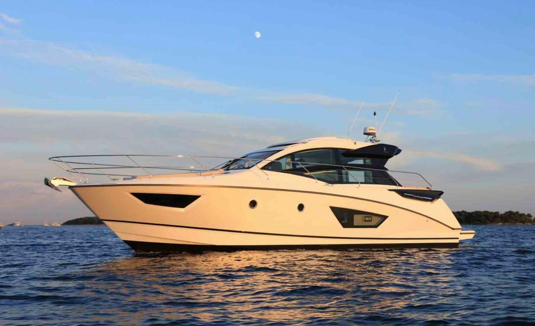 Beneteau Gran Turismo 50: A Nice Motor Yacht To Charter