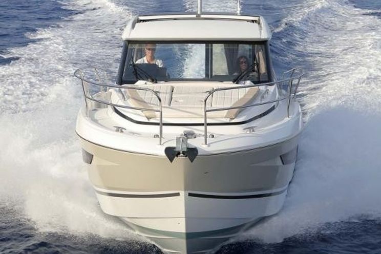 Jeanneau NC 33 An Excellent Motor Yacht To Charter