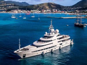 luxury super yacht med